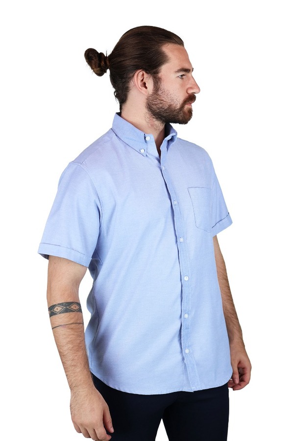 Camisa Manga Corta Color Azul Con Bolsa Cuello Americano Para Hombre